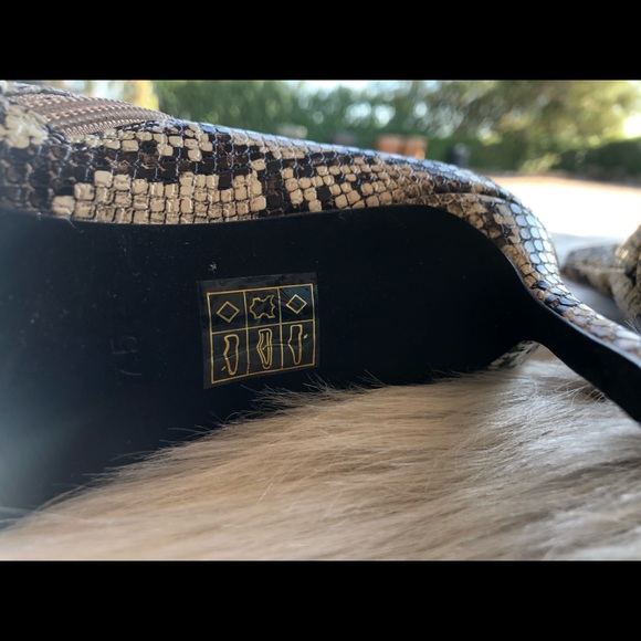 New Jeffrey Campbell Pointy Toe Bootie Khalees - Picture 9 of 9